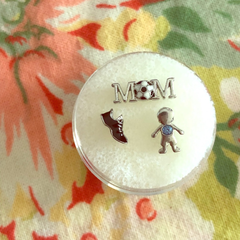 Origami Owl Soccer Mom charms